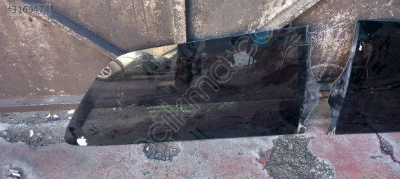 Çıkma mazda 323 practica sağ arka cam