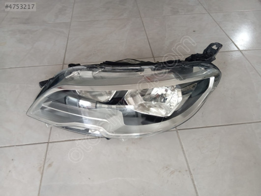 Peugeot 301 sol far