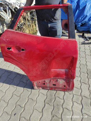 Renault kadjar sağ arka kapı