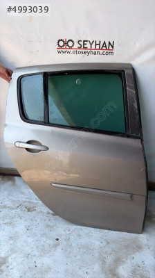 renault clio 3 sağ arka kapı 2009