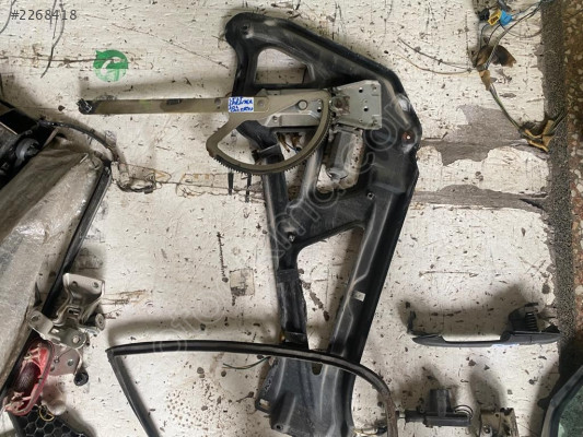 MERCEDES SPRİNTER SOL ÖN KAPI CAM KRİKOSU 1998-2005 MODEL