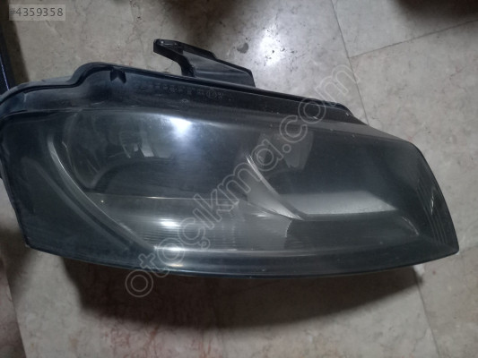 Audi  A3 Sporback  Sağ  Ön  Far