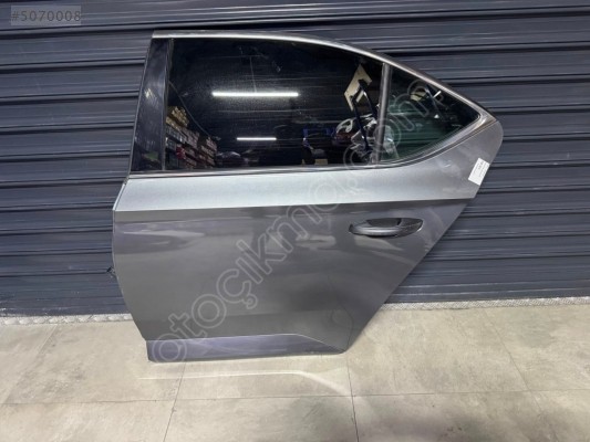 SKODA SUPERB SOL ARKA KAPI HATASIZ FÜME