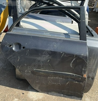 TOYOTA COROLLA SAĞ ARKA KAPI