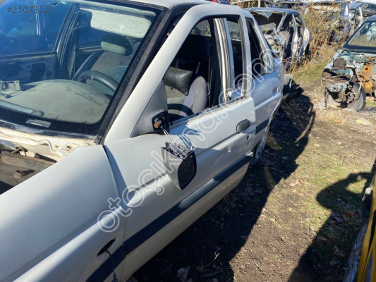 Ford Escort Sol ön Kapı Hatasız Orijinal Çıkma
