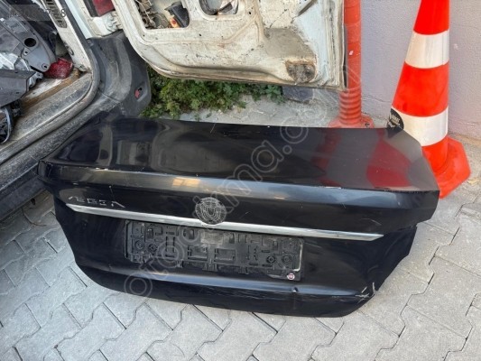 FİAT EGEA SİYAH BAGAJ KAPAĞI ORJINAL