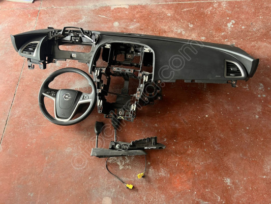 OPEL ASTRA TORPİDO ÇIKMA