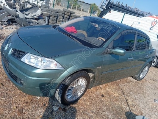 Megane iki Çamurluk