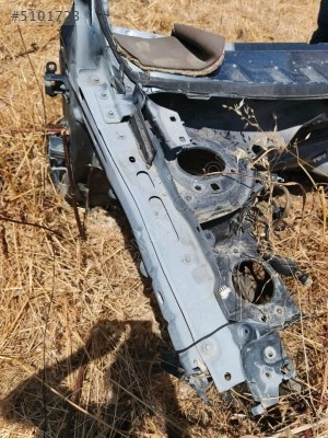 RENAULT MEGANE 2 SAĞ ARKA ÇAMURLUK