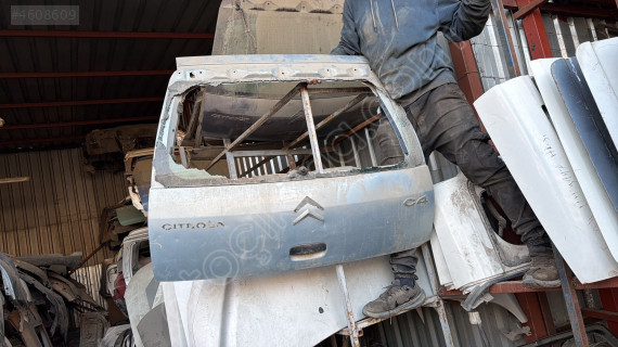 Citroën C4 bagaj kapağı