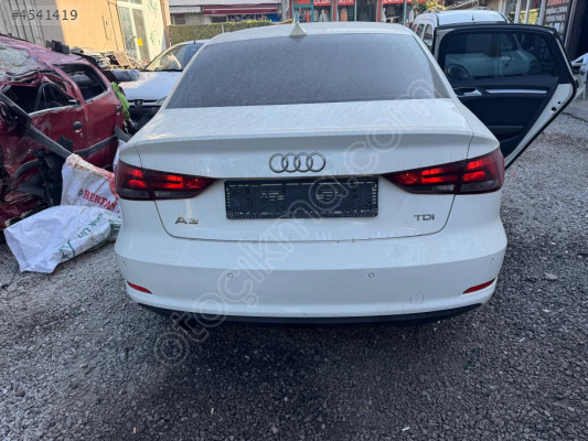 AUDİ A3 ( 2015 ) SAĞ - SOL STOP  ORJINAL ÇIKMA