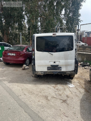 Renault trafik bagaj kapağı