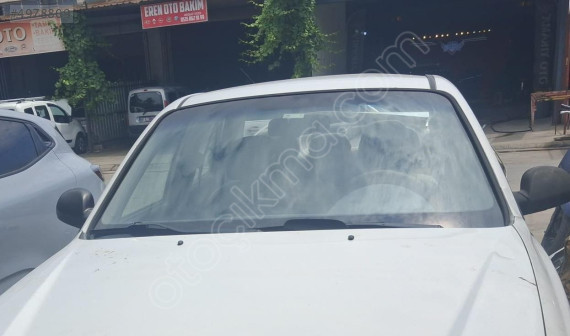 HYUNDAİ ACCENT ÖN CAM ÇIKMA