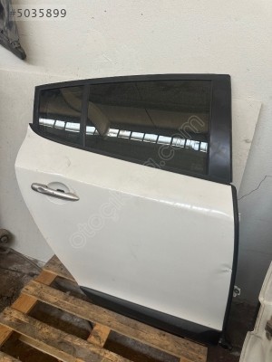 Renault megane 3 beyaz sağ arka kapı