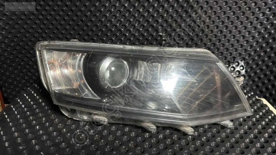 SKODA OCTAVİA SAĞ FAR