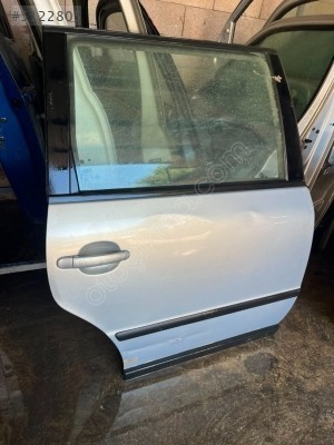 VOLKSWAGEN PASSAT B5 SAĞ ARKA KAPI