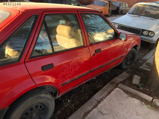 Ford Escort 1985-1990 Çıkma Sağ Arka Kapı