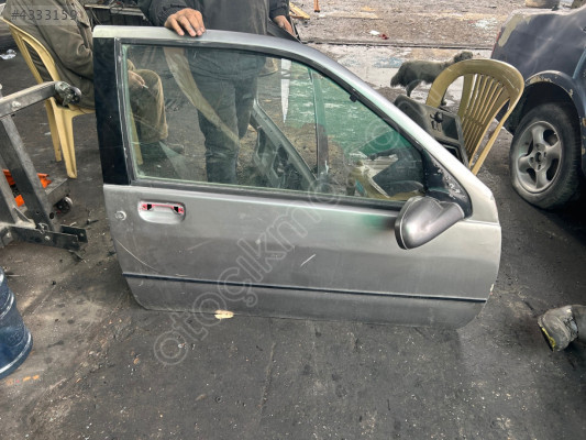 Clio 1 tek sağ ön kapı