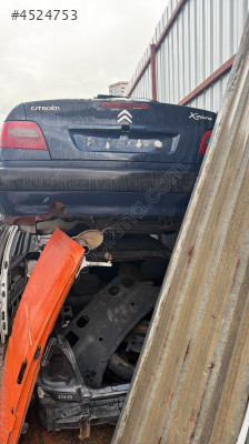Citroen Xsara  bagaj kapağı