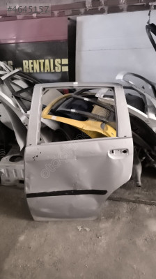 Fiat ıdea sol arka kapı