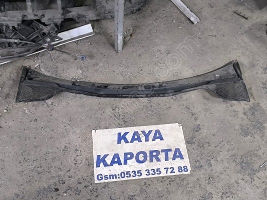 audı a3 ön cama ızgarası
