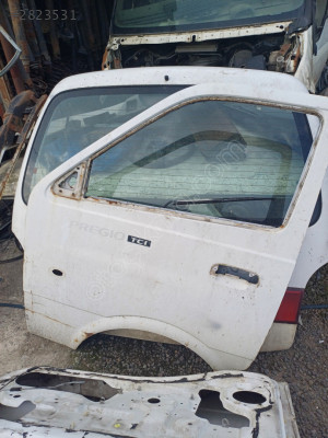 Kia pregio sol kapı
