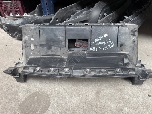 Peugeot rifter ön panel plastik orjinal