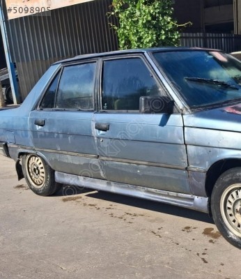 RENAULT BROADWAY SAĞ ARKA KAPI ÇIKMA
