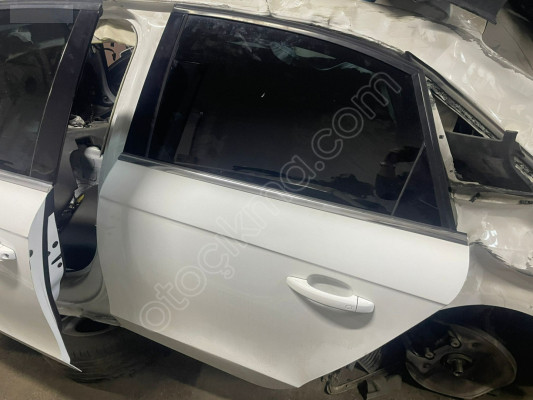 2014 audi a4 sol arka kapı orj.cıkma