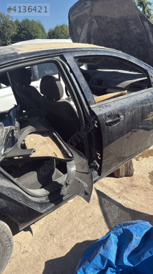 Astra h sedan sağ ön kapı