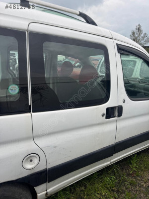 CITROEN BERLİNGO SAĞ SÜRGÜLÜ KAPI