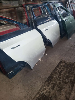 Tesla model y Orjinal çıkma sağ arka kapı