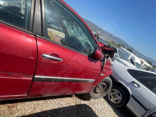 Megane iki sağ ön kapı
