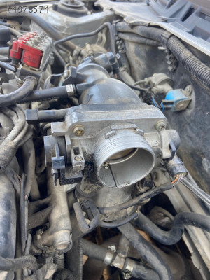 Toyota corona 2.0 gaz kelebeği