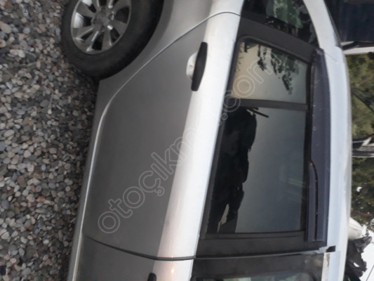 Renault Sembol Sağ Arka kapı