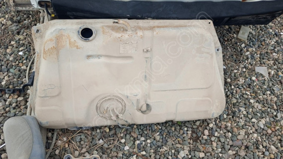 Ford escort benzin deposu karburatörlü