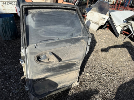 1993-1998 Mazda 626 Modeli Sağ Arka Kapı Döşemesi
