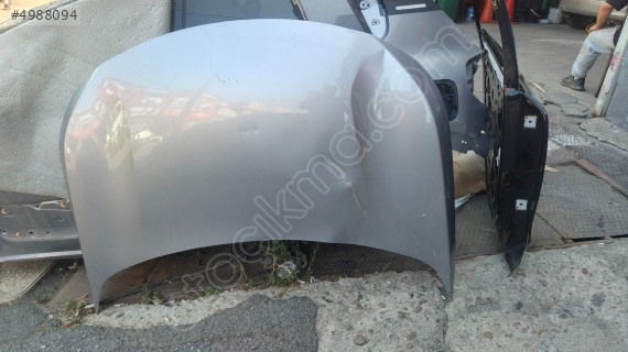 Peugeot 3008 ön kaput