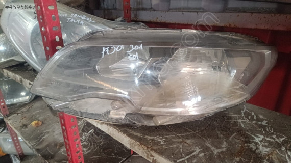 Peugeot 301 çıkma sol ön far