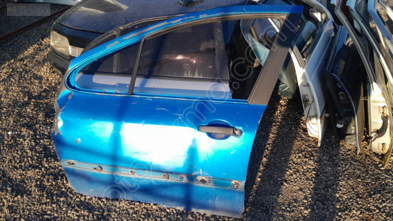 Peugeot 307 sol ön kapı ufak hasarlı