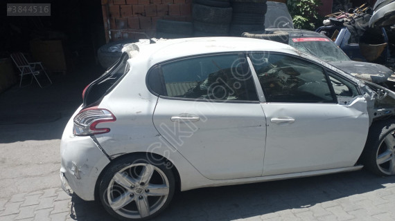 PEUGEOT 208 ORJINAL ÇIKMA SAĞ ÖN KAPI