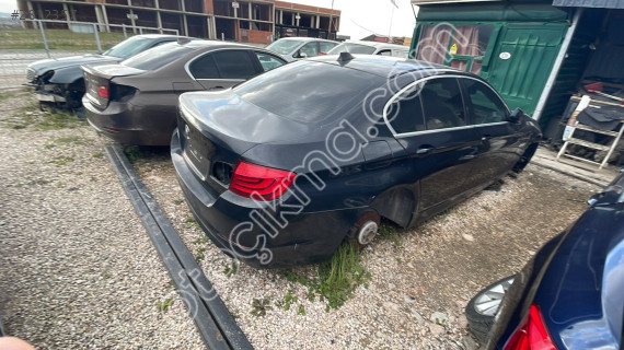 BMW 5  ARKA ÇAMURLUK