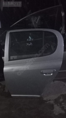 TOYOTA YARİS 2004 MODEL ORJİNAL ÇIKMA SOL ARKA KAPI