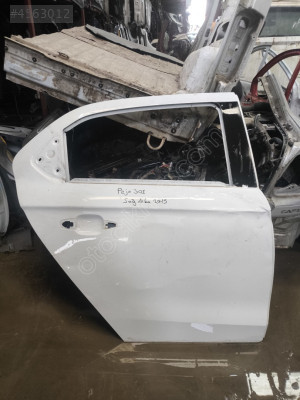 Peugeot 301 sağ arka kapı