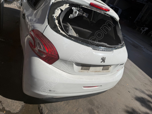 Peugeot 208 bagaj stobu
