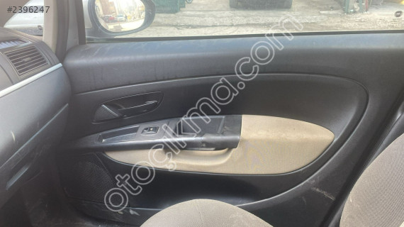 Fiat linea sağ ön kapı döşemesi