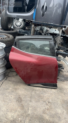 RENAULT CLİO 4 SAĞ ARKA KAPI