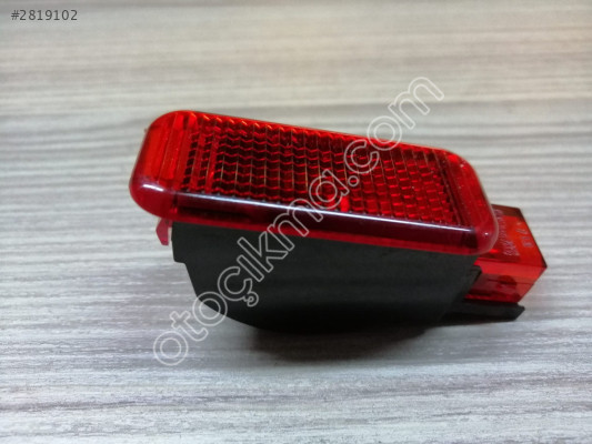 Audi A3 Kapı İç Lambası  8D0947411