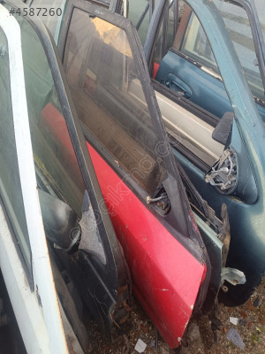 Mazda 323 hb sağ ön kapı