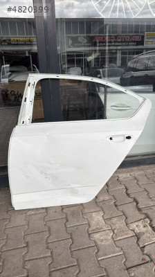 Skoda Octavia sol arka kapı